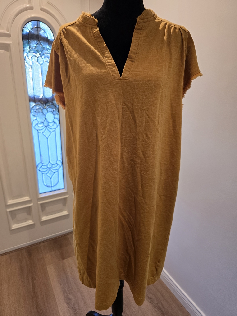 Wonderly Short Sleeve Split Neck Shift Dress - Picture 2 of 6